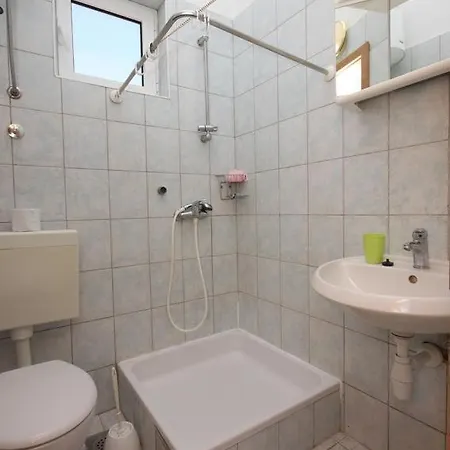 Studio Gradac 6660b Apartment